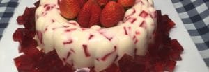 como-hacer-gelatina-de-fresas-y-crema-de-leche-1