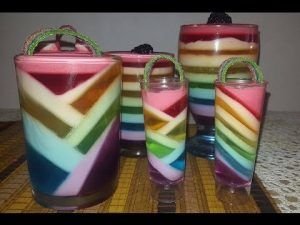 como-hacer-gelatinas-decoradas-de-colores-1