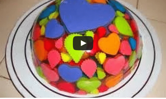 haciendo una gelatina de colores con figuras encapsuladas