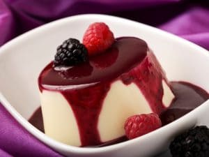 pasos-para-preparar-gelatina-con-frutas-y-yogurt-5