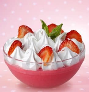 como hacer gelatina con crema postre con fresas