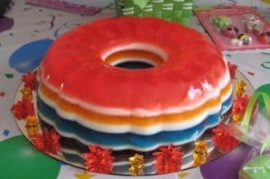 como-hacer-una-torta-de-gelatina-de-colores-1